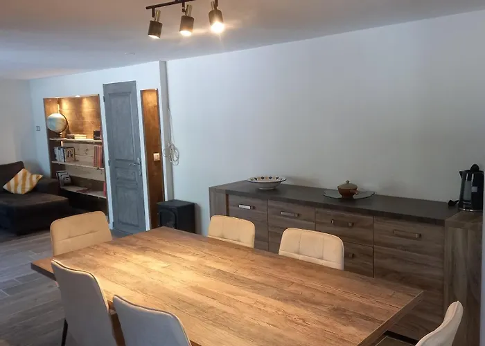 Jolie Maison,terrasse, Jardin 5 Minutes De La De La Chambrette Avec Restos Les Pieds Dans Le Sable * Le Verdon-sur-Mer