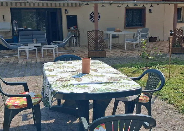 Jolie Maison,terrasse, Jardin 5 Minutes De La De La Chambrette Avec Restos Les Pieds Dans Le Sable Le Verdon-sur-Mer