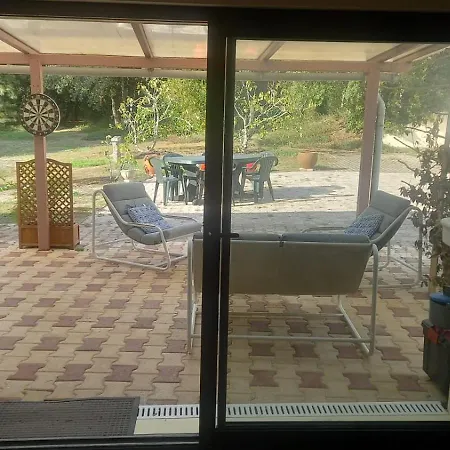 Cocon En Rez De Jardin Entre Commerces, Plages Et Restos Les Pieds Dans Le Sable