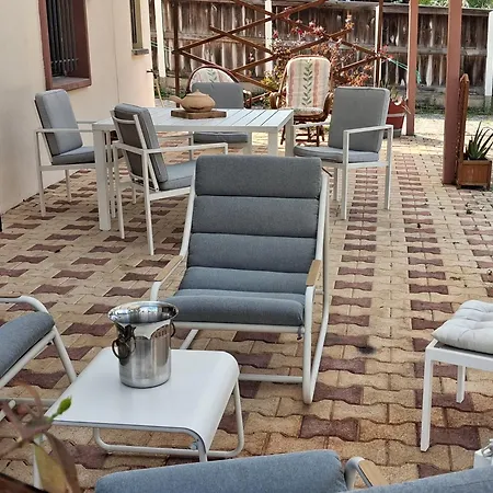Prázdninový dům Cocon En Rez De Jardin Entre Commerces, Plages Et Restos Les Pieds Dans Le Sable Le Verdon-sur-Mer