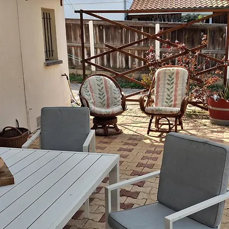 Prázdninový dům Cocon En Rez De Jardin Entre Commerces, Plages Et Restos Les Pieds Dans Le Sable Le Verdon-sur-Mer