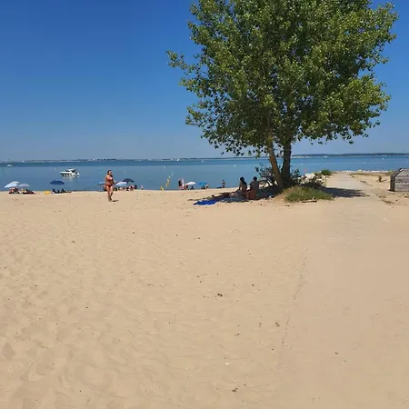 Vakantiehuis Cocon En Rez-de-jardin Entre Commerces, Plages Et Restos Les Pieds Dans Le Sable Le Verdon-sur-Mer