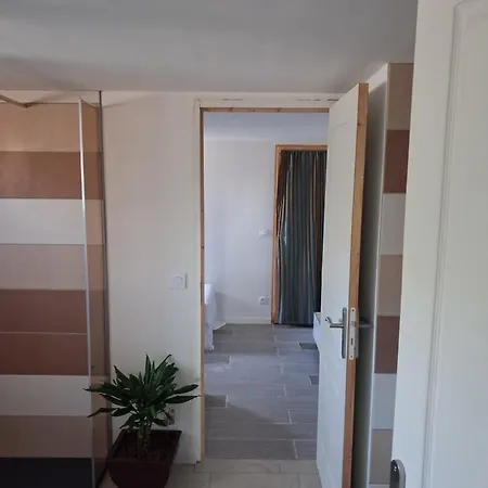 Vakantiehuis Cocon En Rez-de-jardin Entre Commerces, Plages Et Restos Les Pieds Dans Le Sable Le Verdon-sur-Mer