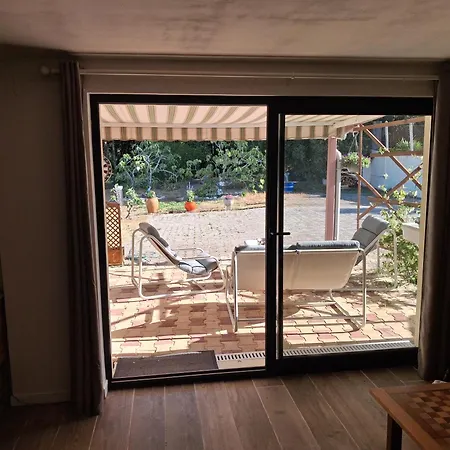 Cocon En Rez-de-jardin Entre Commerces, Plages Et Restos Les Pieds Dans Le Sable Vakantiehuis
